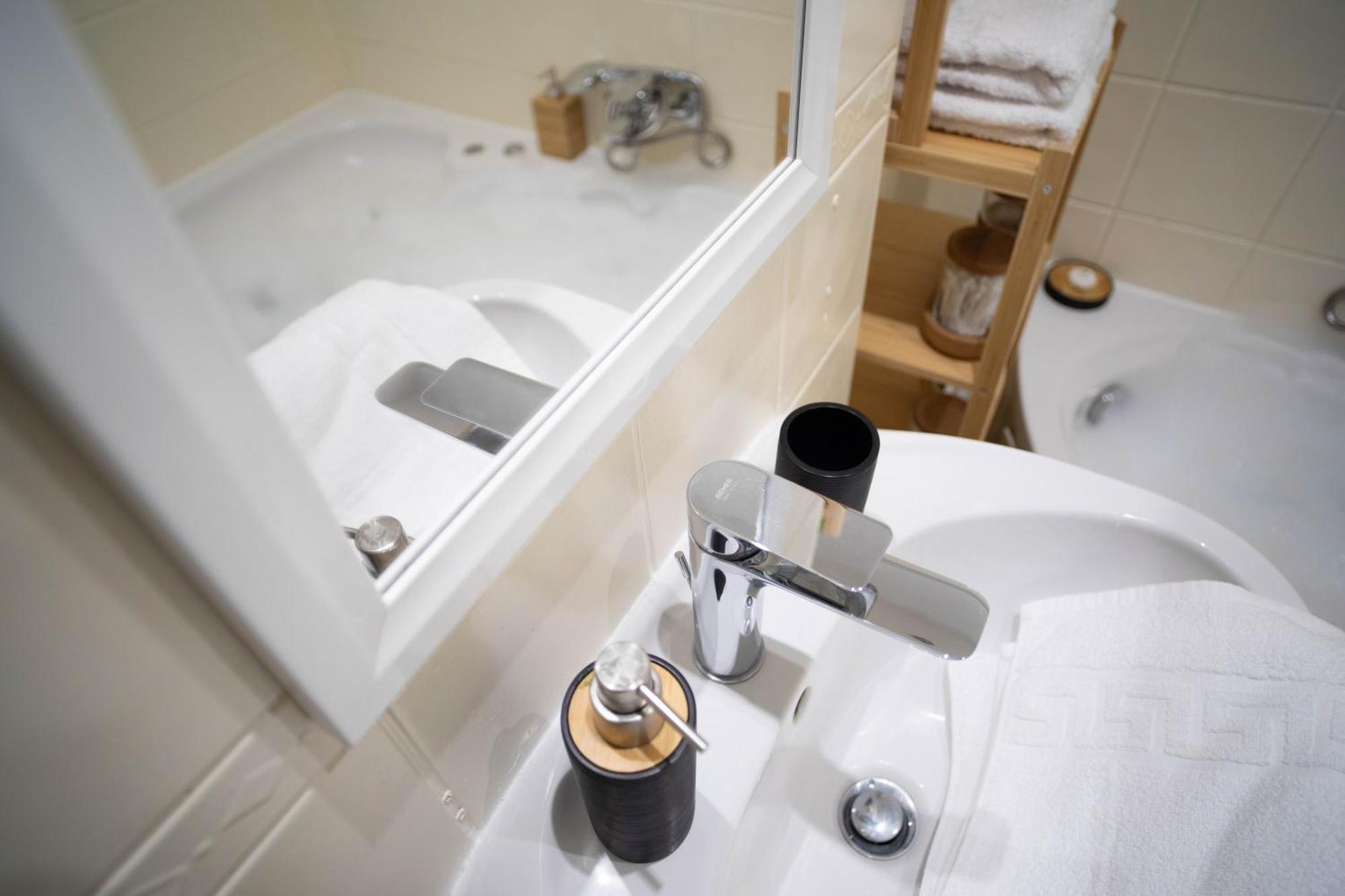 Bird Nest 2 Room Apartment 布加勒斯特 外观 照片