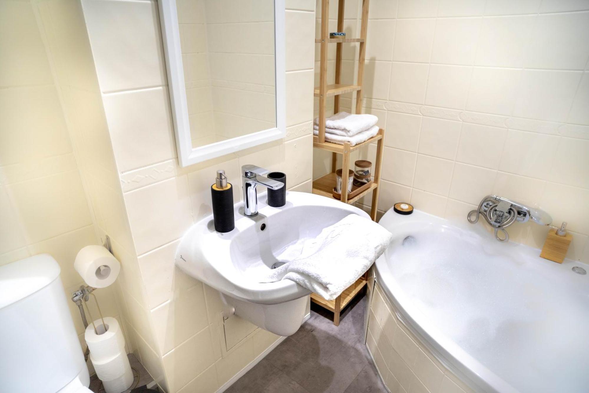 Bird Nest 2 Room Apartment 布加勒斯特 外观 照片
